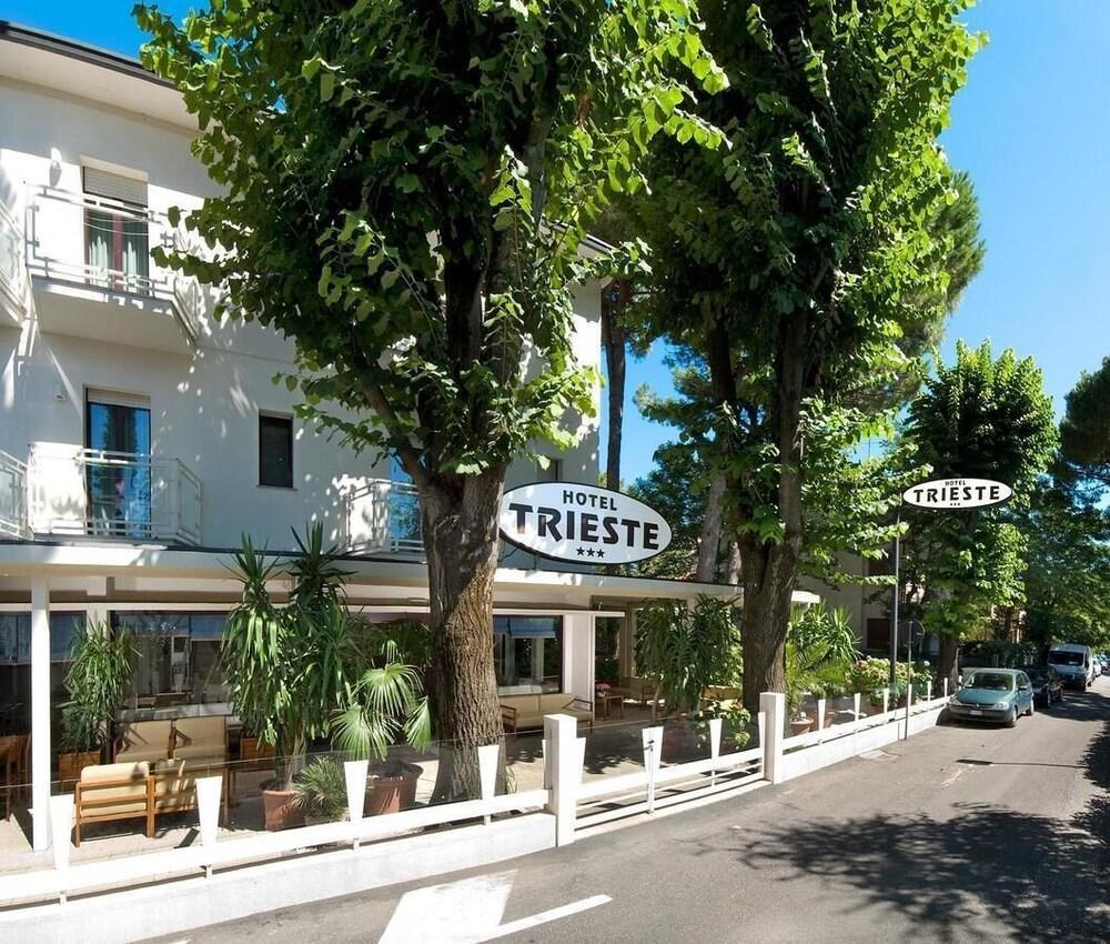 Hotel Trieste Cervia Luaran gambar