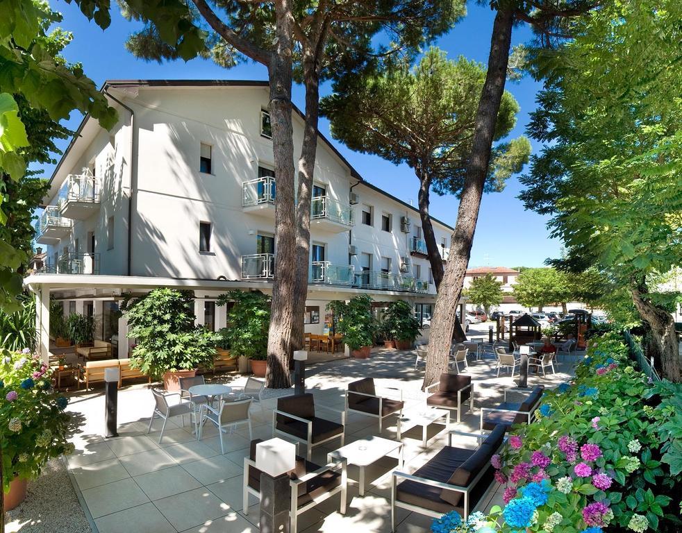 Hotel Trieste Cervia Luaran gambar